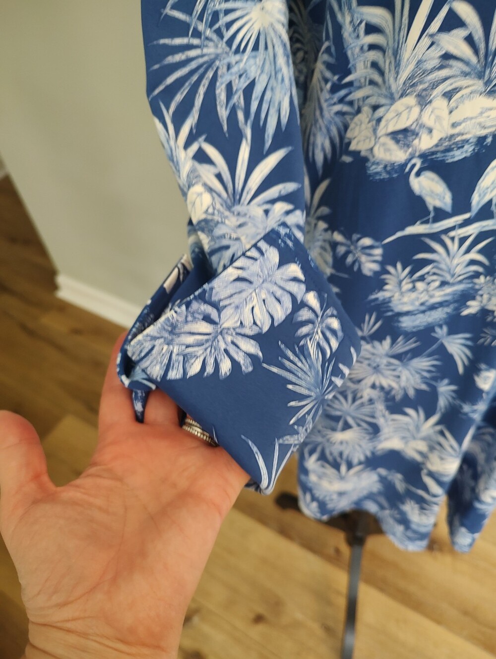 J.Mclaughlin Tropical Botanical  Catalina Cloth Midi Dress Coastal Blue White L - Picture 6 of 11